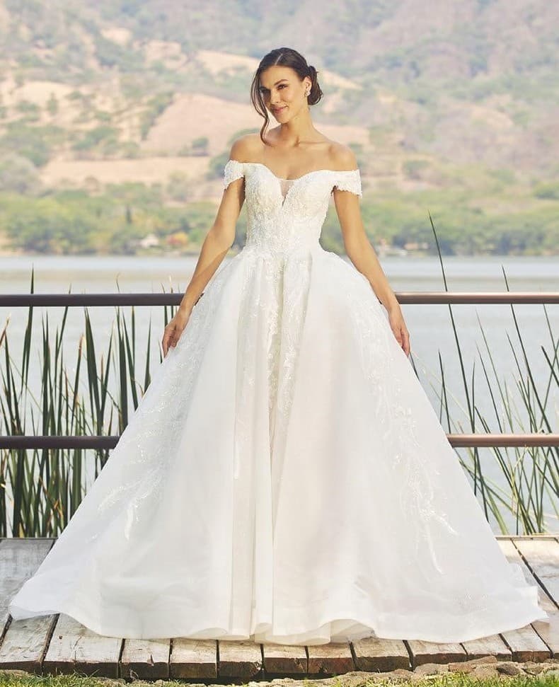 KL0-441 — IVORY - Caza Blanca Couture Phoenix