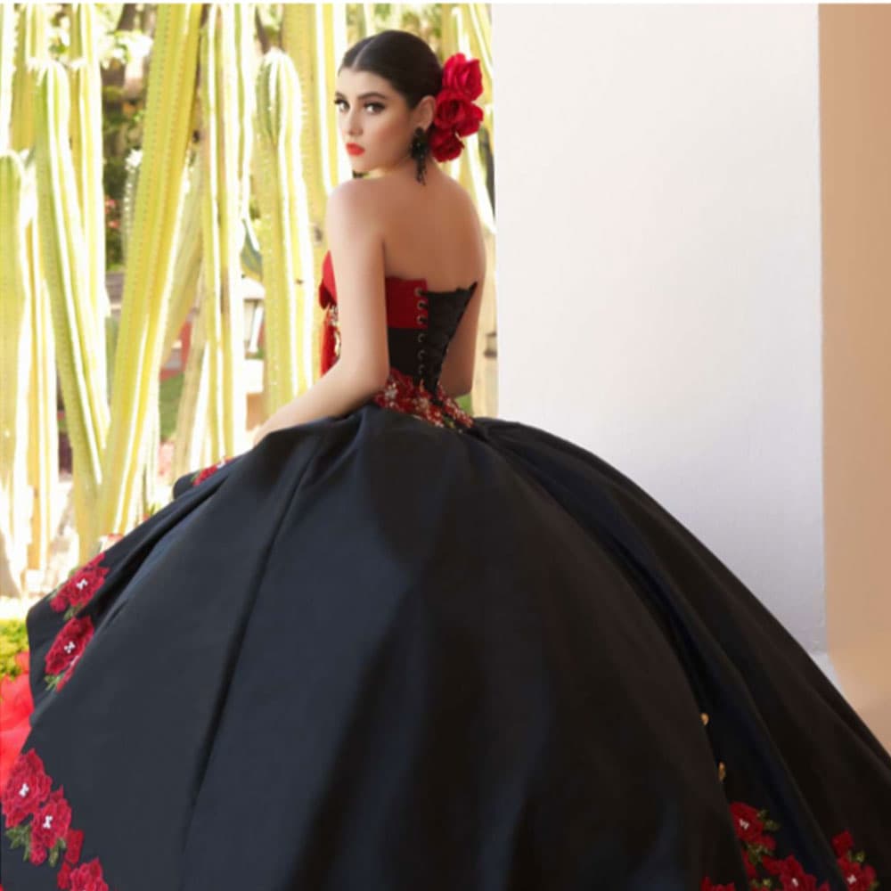 M25-125 — NEGRO ROJO - Caza Blanca Couture Phoenix Quinceañera dress